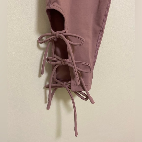 ZAFUL SPORT - Ballerina Calf Tie Leggings - Picture 3 of 4